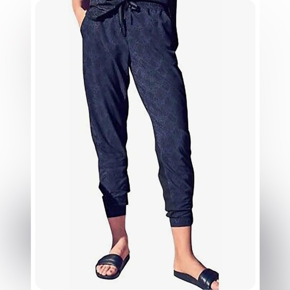 Athleta Womens Brooklyn Jogger Pants Size 12 Dark Blue Python Snake Print *read - Picture 1 of 10